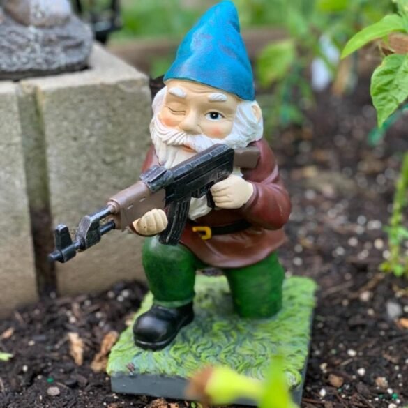 Small BH Gnome on Knee with Gun
