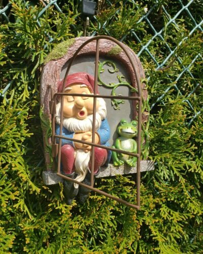 Gnome and Frog on Window Frog Gnome Statues